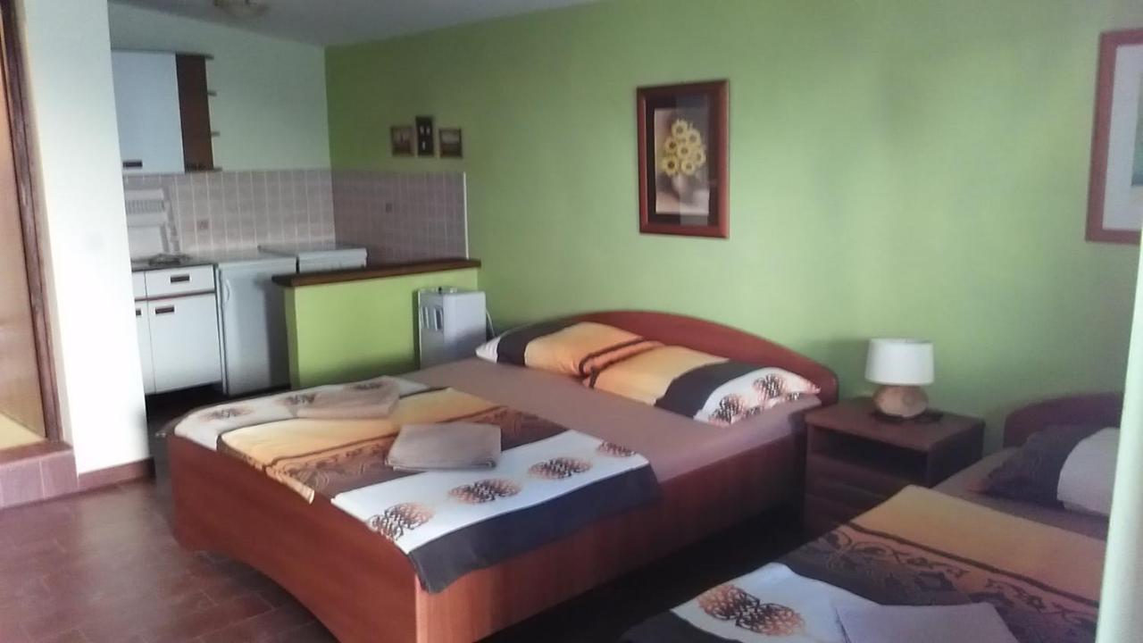 Apartmani Am Krk Town Exterior foto